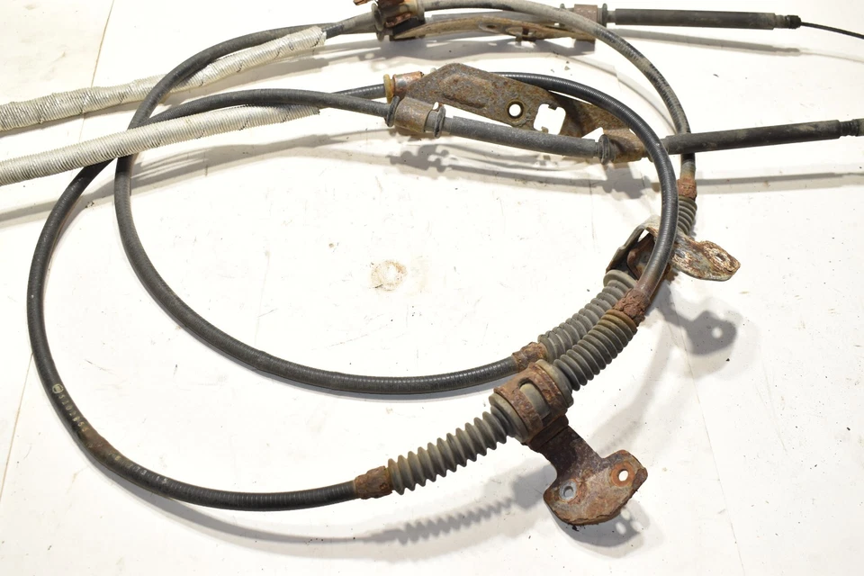 Líneas de cables de freno de estacionamiento trasero RAM Promaster City 2015 2016 OEM Foto 3 de 4