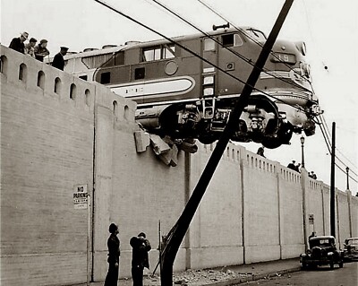 1948 RUNAWAY TRAIN Union Passenger Terminal LOS ANGELES Picture Photo Print 5x7