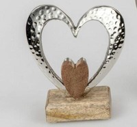 538567 Deko-Herz Auf Fuß 15X12Cm Eine Kombination Aus GläNzendem GehäMmerten Alu