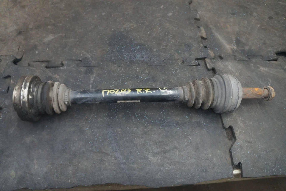 Eje trasero izquierdo CV 4G43-43402-AB OEM Aston Martin DB9 2007 Foto 2 de 4