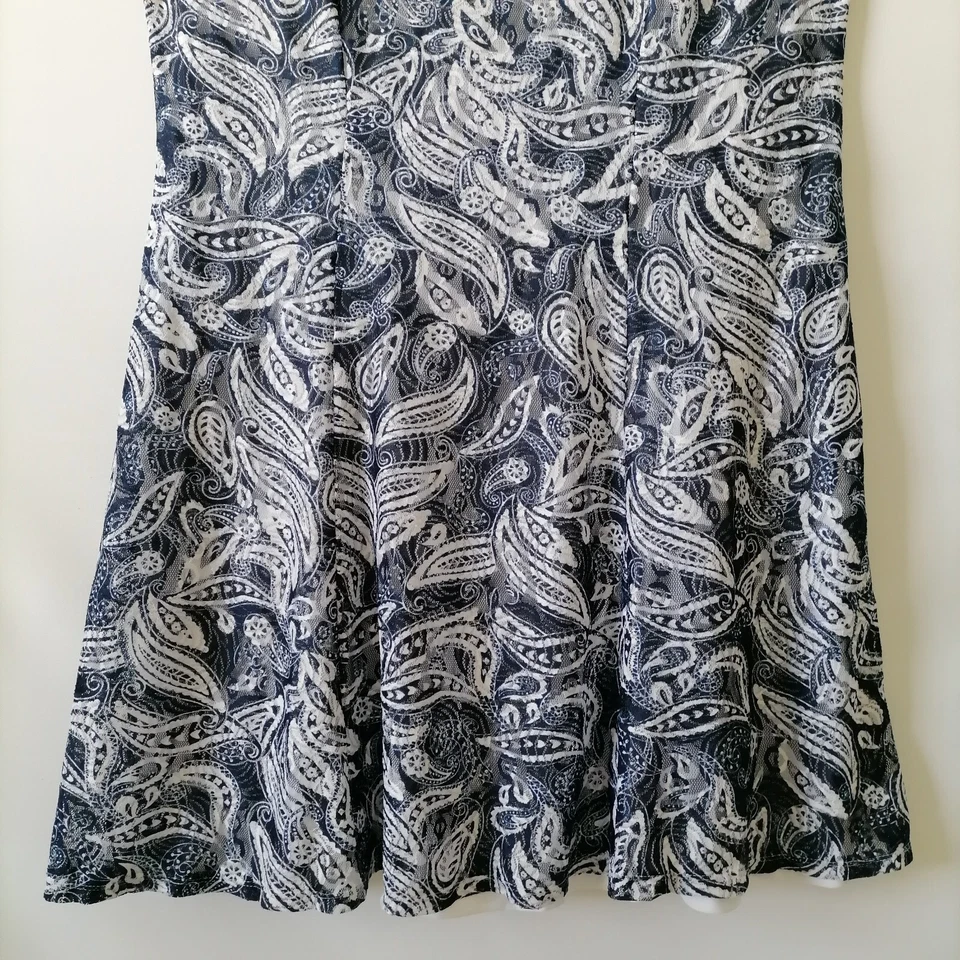 Vestido recto Perceptions para mujer azul marino sin mangas estampado cachemir talla grande 1X Foto 4 de 4