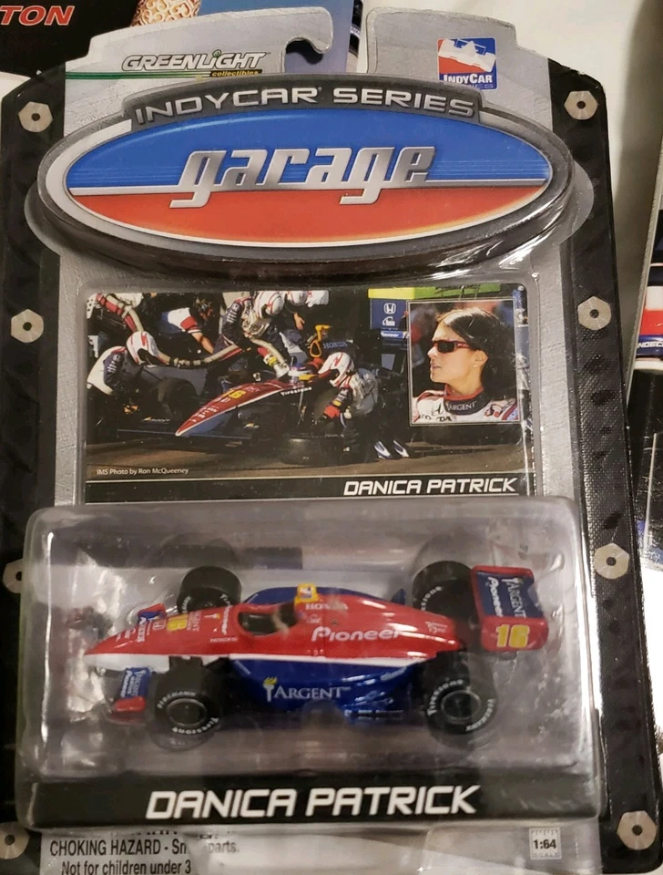 Lote de recuerdos de Danica Patrick Foto 2 de 4