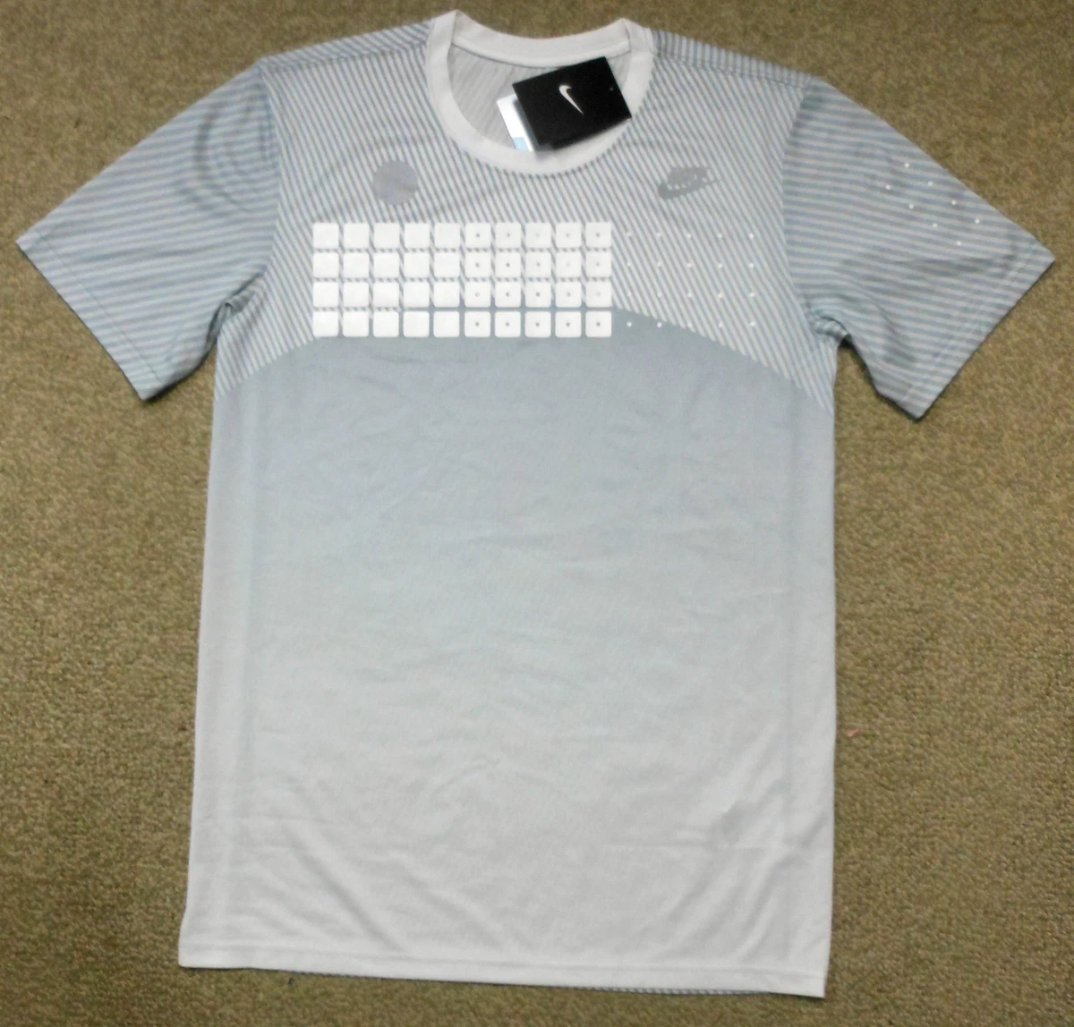 Nike hotsell flyknit shirt