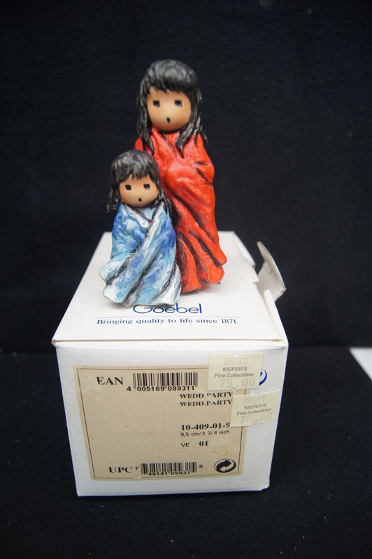 GOEBEL DeGRAZIA Porcelain Figurine #10-409 Wedding Party 3.75"