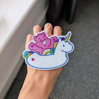 Care Bears niedlicher Cartoon süß BÜGELN/AUFNÄHEN GESTICKTES ABZEICHEN/AUFNÄHER 