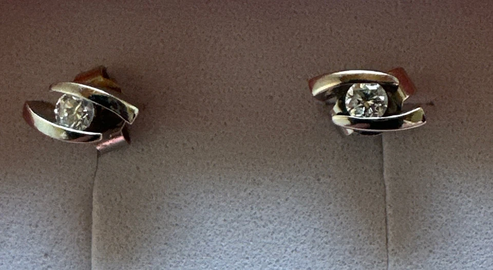 Ohrringe , Ohrstecker Platin  950,  2 Brillanten 0,20 Karat , 3,1  Gr. 10x5mm - Bild 3 von 4