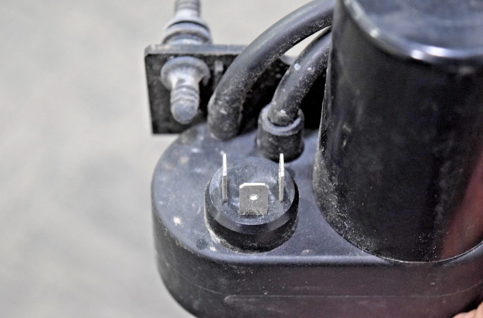 Bomba de vacío de control de crucero Land Rover P38 Range Rover & Discovery 1 OEM PRC6260 Foto 4 de 4