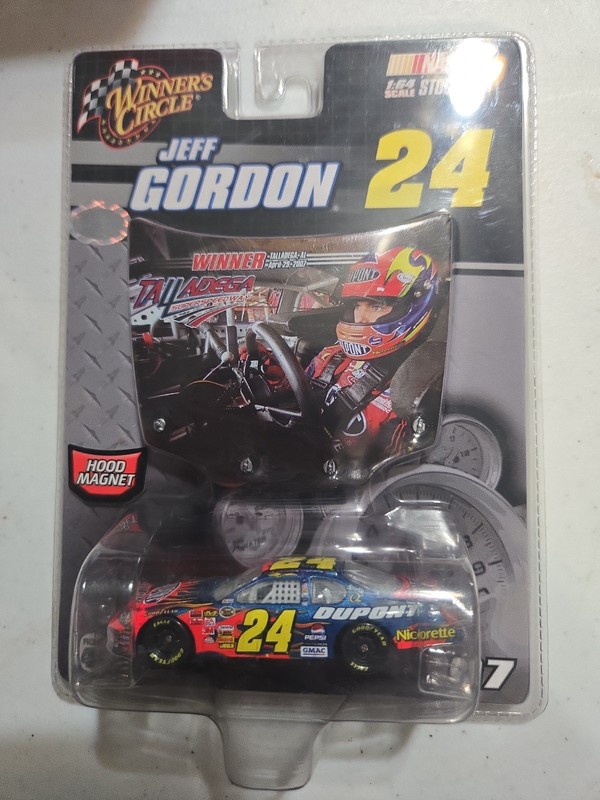 Jeff Gordon #24 DuPont 2007 Spring Talladega Win Winner's Circle NASCAR 1/64 New
