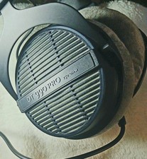 Beyerdynamic DT 990 PRO 250 OHM Studio Headphones Very Good Condition.