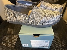 Barely Worn Toms, Woman Classic, Color Is Black Multi Faux Snake 7M