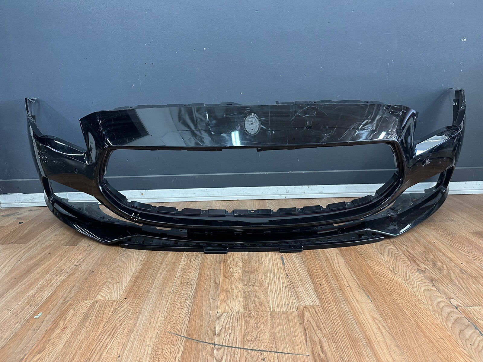 2018 2019 2020 MASERATI QUATTROPORTE S FRONT BUMPER COVER OEM 670066516