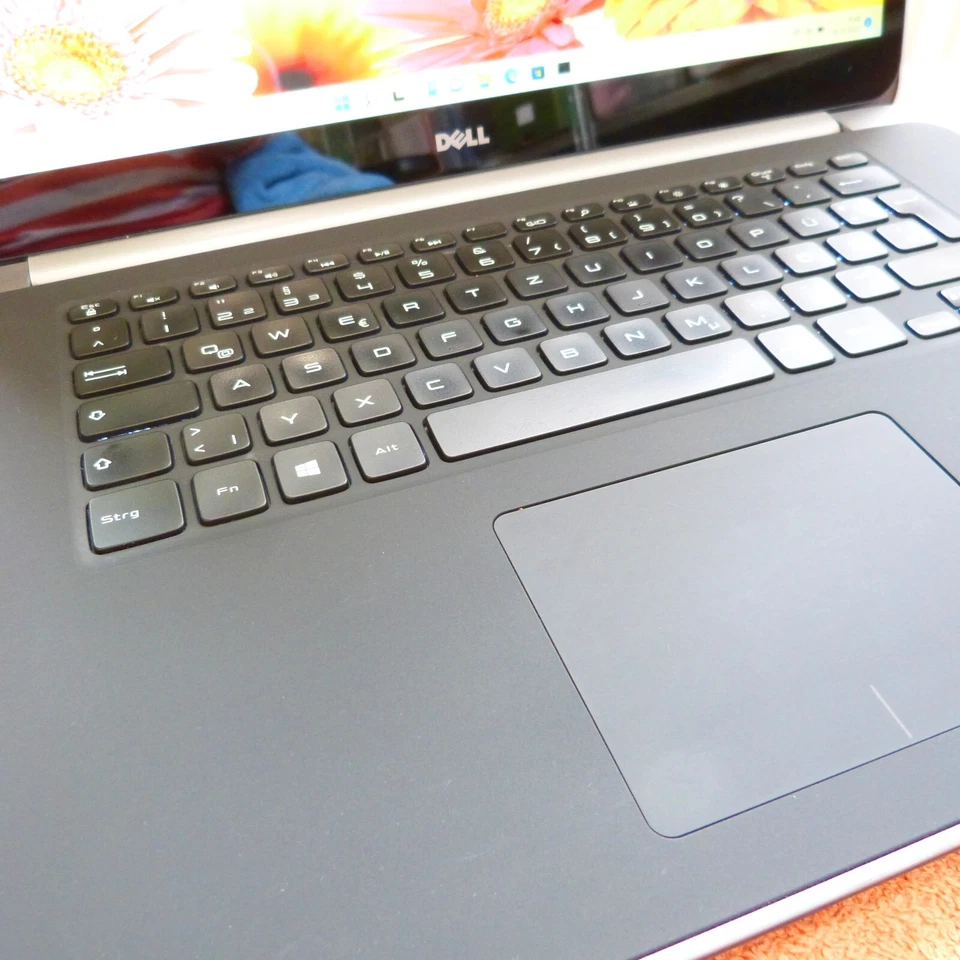 Dell XPS 15 9530 ULTRAHD 4K TOUCH l KOHLEFASER Magnesium Windows 11 mSata SSD i7 - Bild 3 von 4