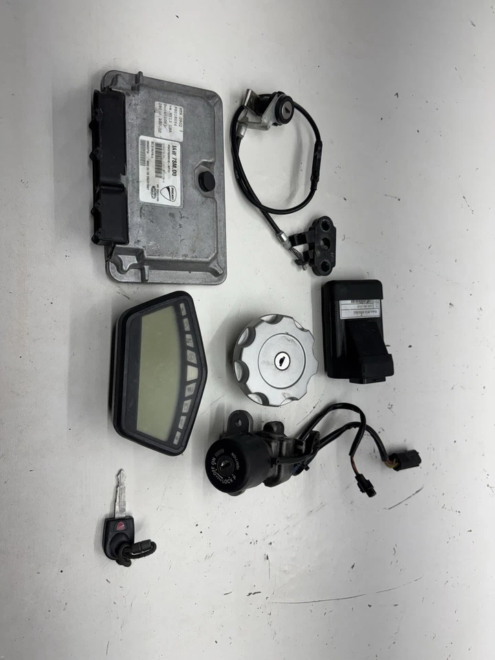 Ducati Hypermotard 821 2013-2015 encendido clúster bbs cdi ecu ecm caja 28642271A Foto 2 de 4