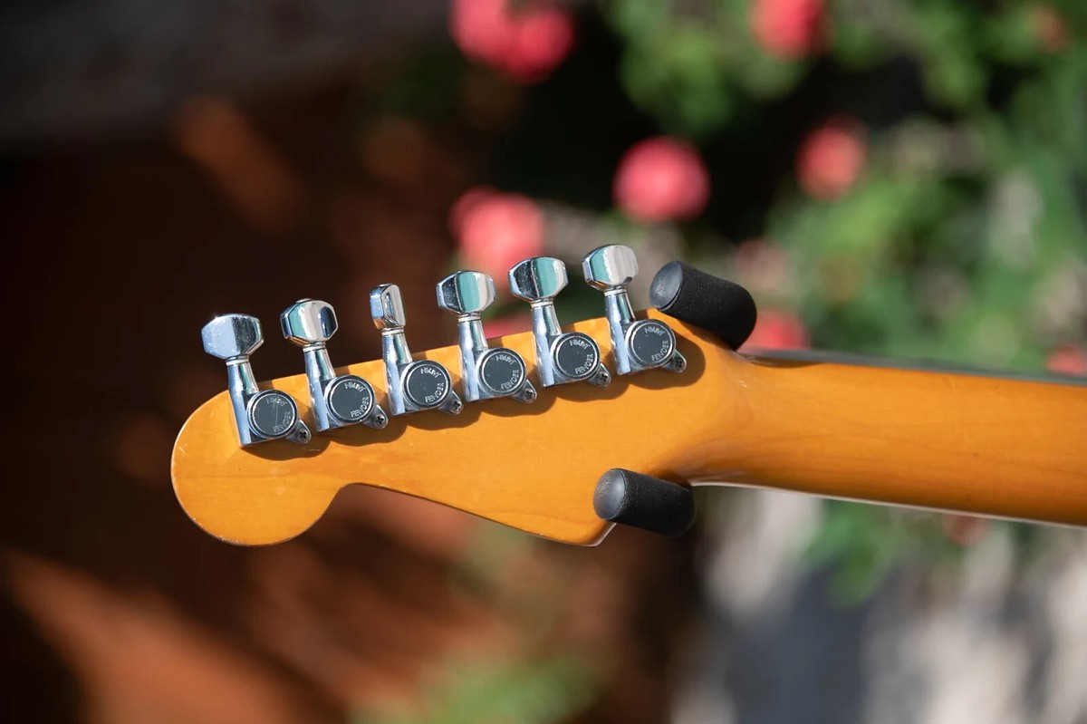 1986 Squier By Fender E Serial Stratocaster - Sunburst -Made 1986 Squier By Fender E Serial Stratocaster - Sunburst -Made