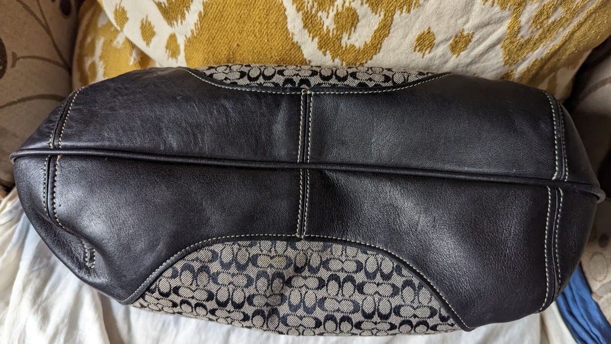 Authentic Vintage Coach J2J-6620 Hobo Black/Grey signature/Leather