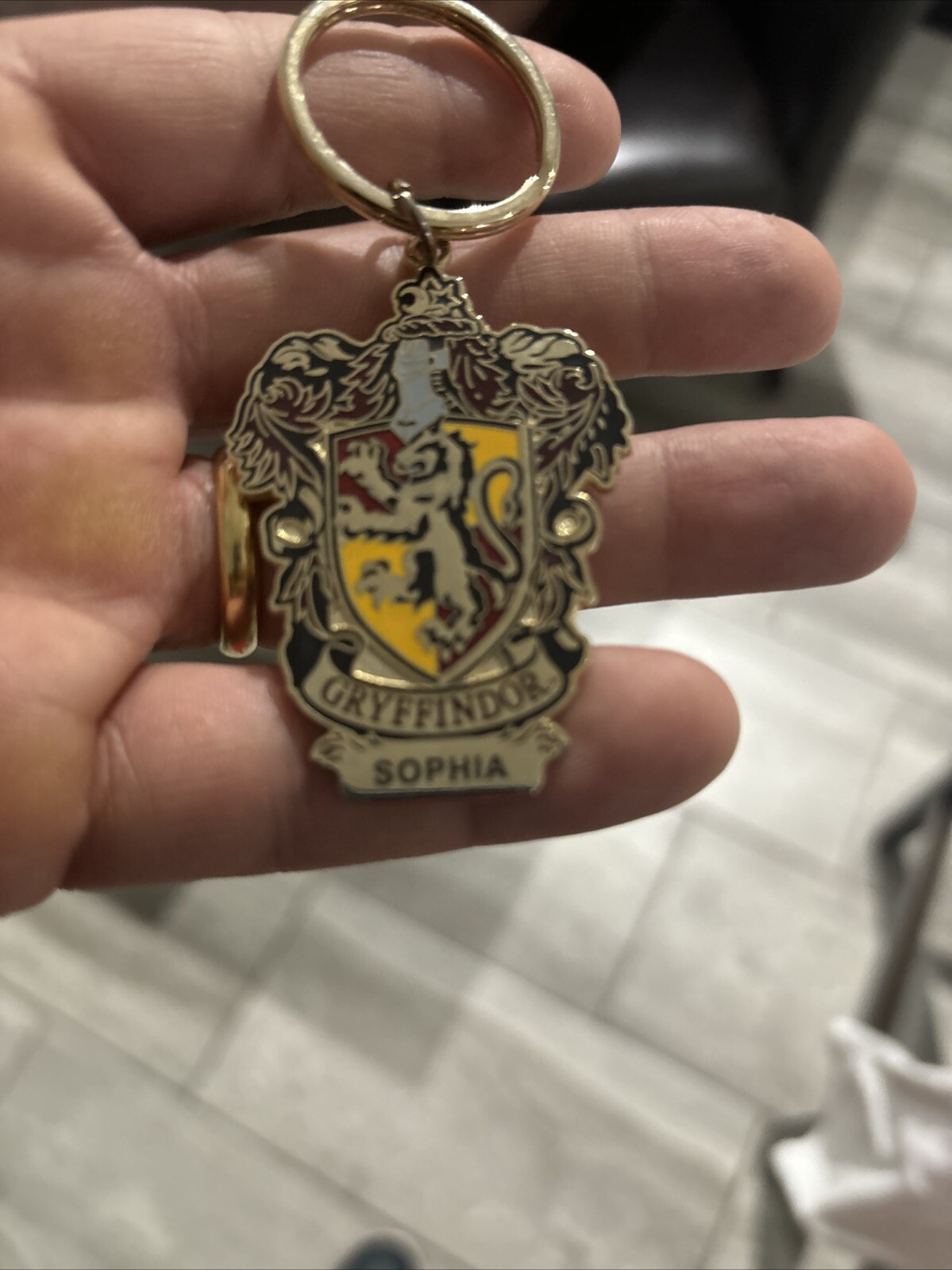 Universal Harry Potter Gryffindor Crest Keychain … - image 2