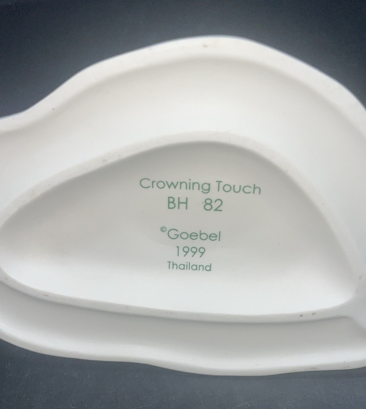 Goebel Hummel “Crowning Touch” BH 82 (1999) Porcelain Figurine