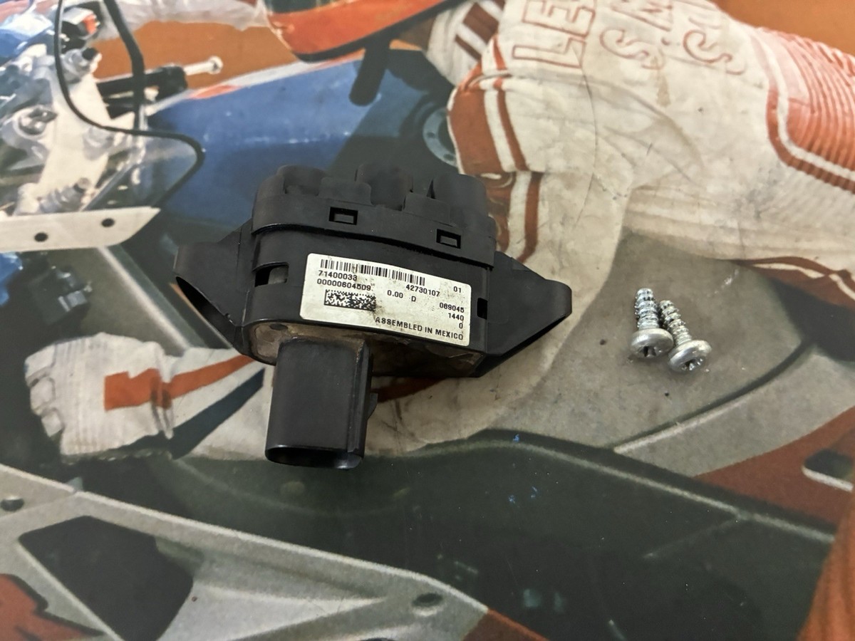 Harley Davidson Switch Pak Illuminated Lock Unlock PN 71400033 for