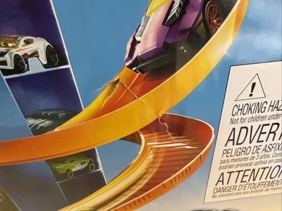 Megagaraje Hot Wheels City Con Tiburón Y Looping Doble | Aparcamiento Para 90 Coches Con Ascensor De 2 Plazas | Incluye 2 Coches | Regalo Para Niños Desde 3 Años