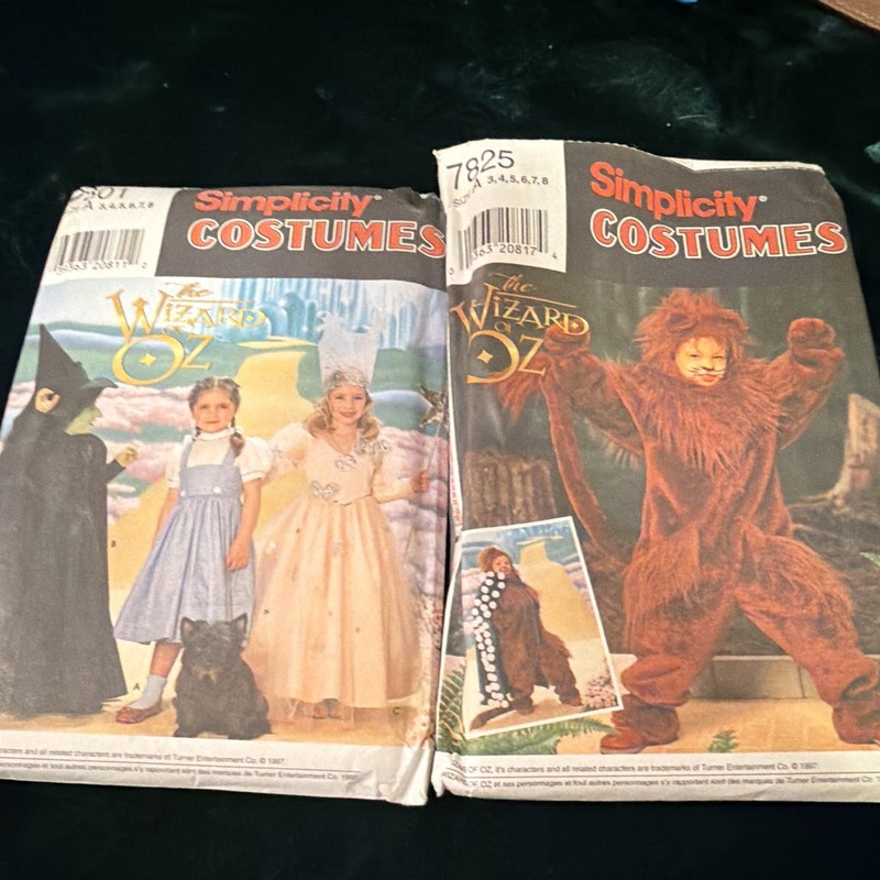 Simplicity Wizard of Oz Child Costume Sewing Pattern 7825 Sz 3-7