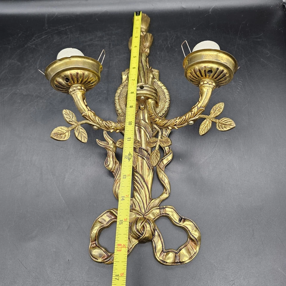 Aplique de pared francés con motivo de cinta de latón candelabro vintage Foto 2 de 4