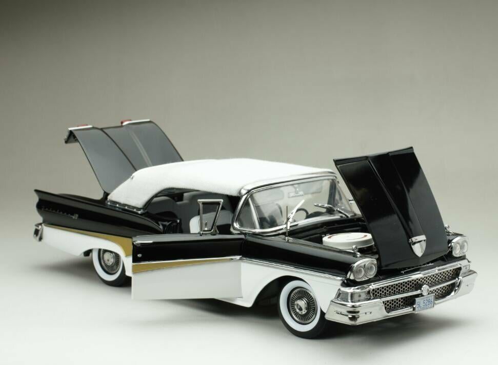 1958 FORD FAIRLANE 500 CLOSED CONVERTIBLE in 1:18 scale by Sun Star by Sun Star