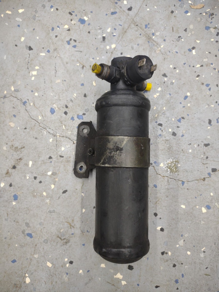 Acuuの専門ページ 84-86 Nissan 300zx Z31 OEM AC Drier Accumulator & Bracket (87-89