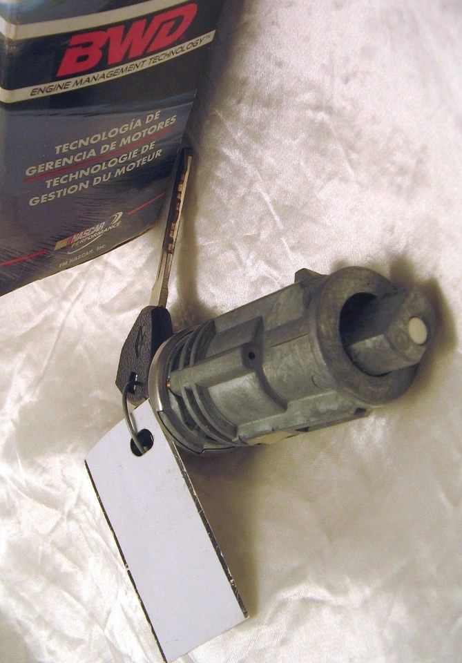 Dodge Intrepid 2002 tracción trasera automotriz CS901L cilindro de bloqueo de encendido y llaves nuevo en caja Foto 2 de 2