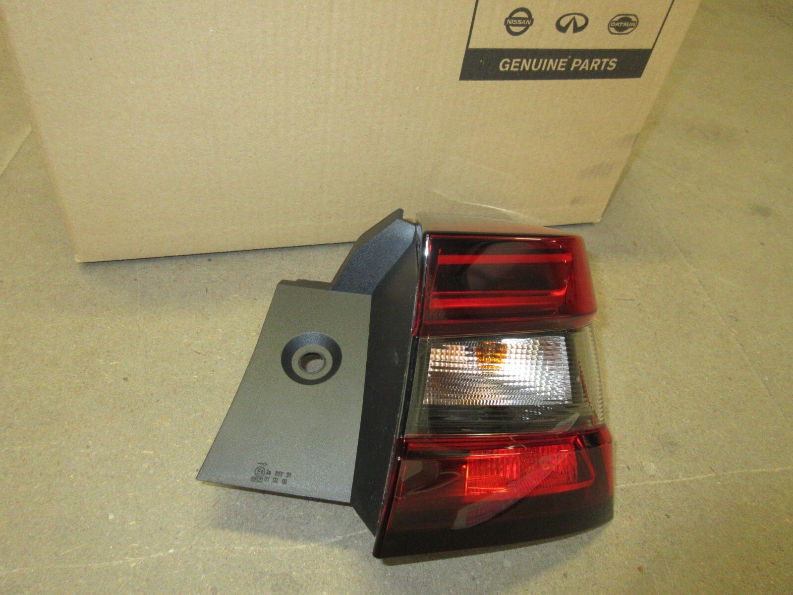 Genuine Nissan Juke 2019- F16 Tail Light Driver Side Offside RH ...