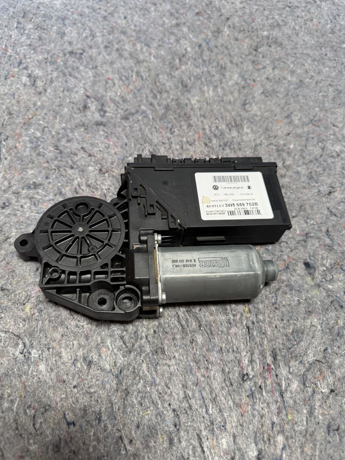 Bentley Continental GT 2006-2012 Front Right Power window motor P/N 3W59559702B