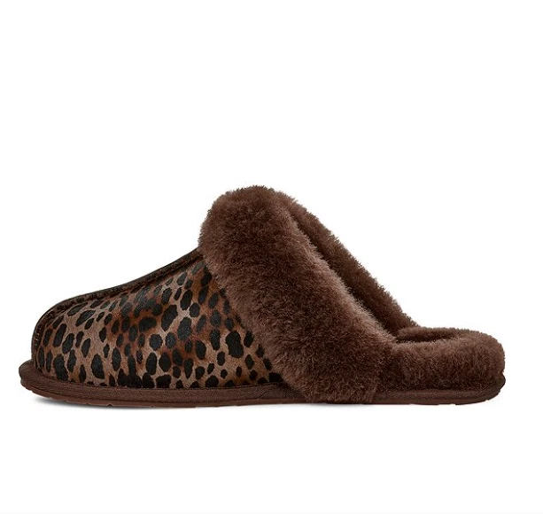 Бестселлер UGG Scuffette Caspian пятнистый животных печати икры волосы тапочки новый Wi - Изображение 3 из 4