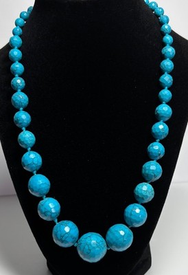 Beautiful Faux Turquoise Necklace with Faceted Graduated Beads 21 