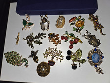 Gemischtes Sortiment Modeschmuck Broschen & A...