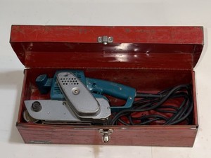 Makita 9900B Belt Sander With Metal Case And Dust Bag