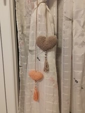 Fermatende fatto a mano, amigurumi uncinetto. Cuore