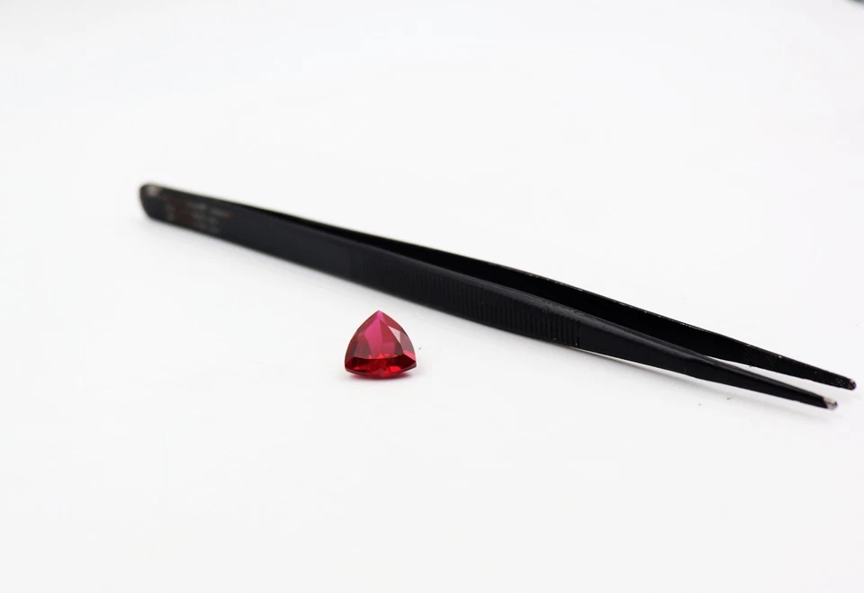AAA Rated Imitation Ruby Lab Created Synthetic Trillion Gemstone 3mm to 10mm - Image 3 of 4