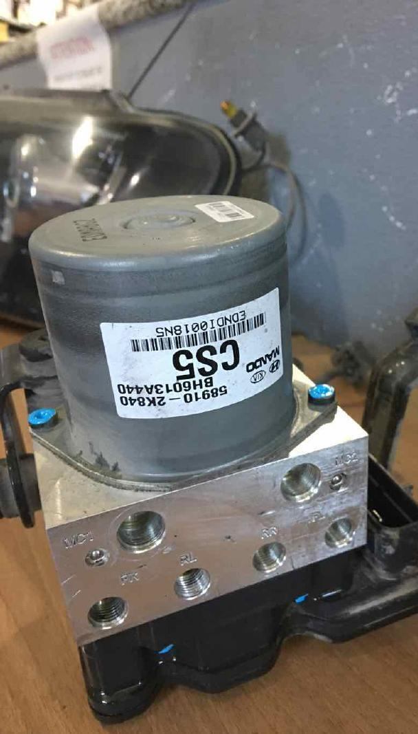 2010 Kia Soul ABS Anti Lock Brake Pump Control Assembly W/O Sport