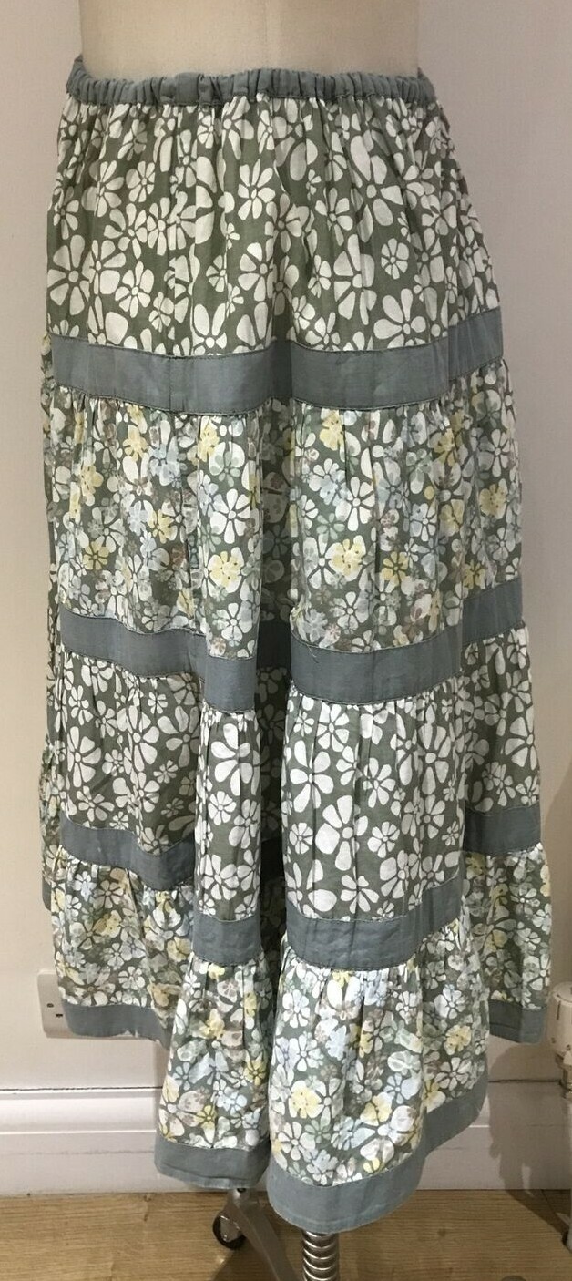 Vintage 1970s Floral Tiered Skirt - 13" across elasticated waist, un-stretched 4