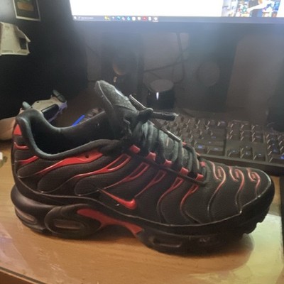 nike air max plus black university red gradient cu4864-001 mens athletic shoes