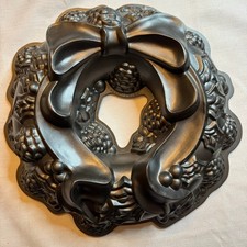 Nordic Ware Holiday Wreath Bundt Cake Pan NWO...