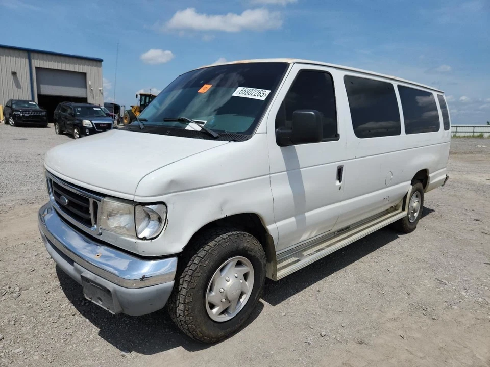 Filtro de aire 4,6 L a 22/05/05 para camioneta Ford E150 04-06 5174610 Foto 2 de 4