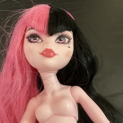 2022 Monster High Draculaura G3 Doll