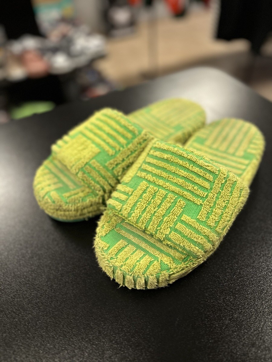 $600 Bottega Veneta Mens Intrecciato Resort Sponge Slipper Green