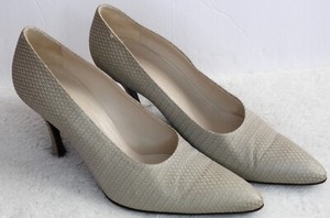 Giorgio Armani Made in Italy Ivory Textured High Heels, Sz EU 39 (US 9) *Flawed*