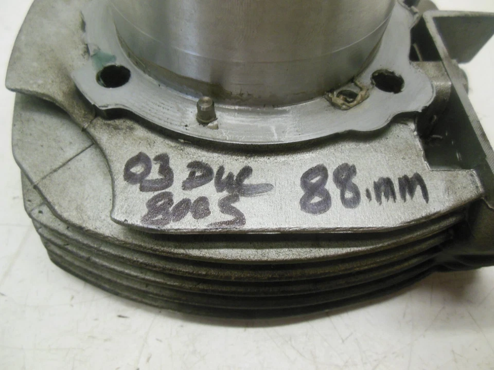 EE34 Ducati Monster 800 S 2003 Vertical Cylinder Good w Piston 12020861A - Image 2 of 4