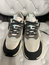 puma falling coconuts