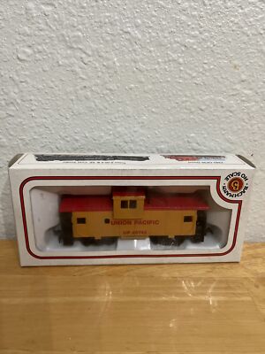 BACHMANN 17701 HO SCALE Wide Vision Caboose ''UNION PACIFIC 25743''
