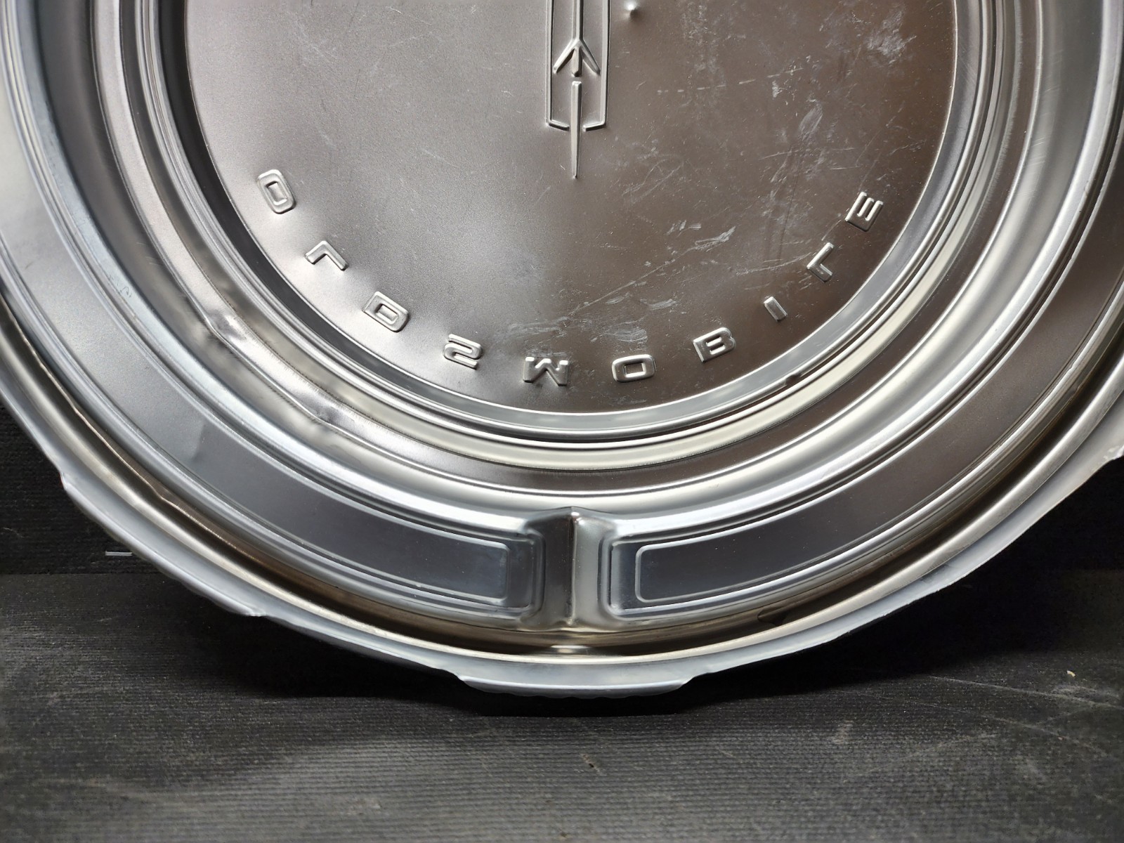 1969 Oldsmobile Delta Wheel Cover Hub Cap Center 15" Chevy GM 98 88 Olds 69 OEM