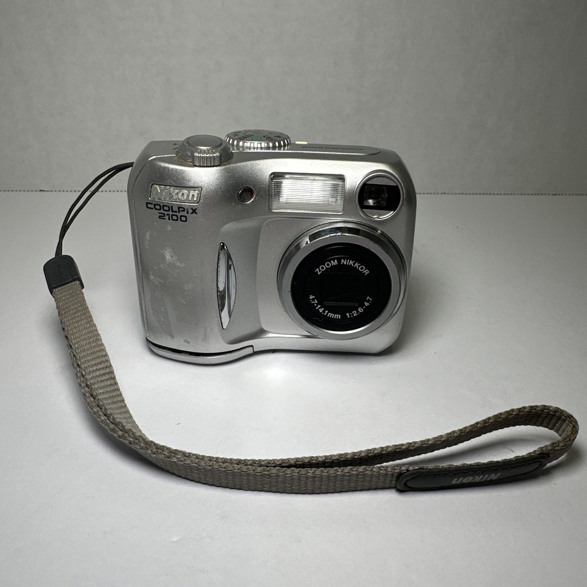 Nikon Coolpix E2100 Digital Camera 2MP with 16mb CF Memory