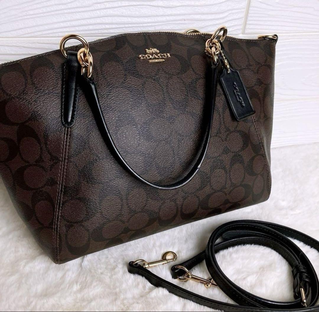 COACH Brown Shoulder Bag in Excellent Pre-Owned Condition